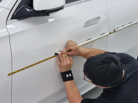 메르세데스 벤츠 E클래스 W214 E200 네오가드 (가디언 도어가드) 시공 분당랩핑샵 랩플립 / 성남시 중원구 여수동