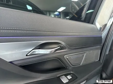 청주 실내 랩핑 bmw 7시리즈 G11 블랙우드 실내랩핑 순정브라운우드에서 블랙으로 랩핑하기! / 청주시 청원구