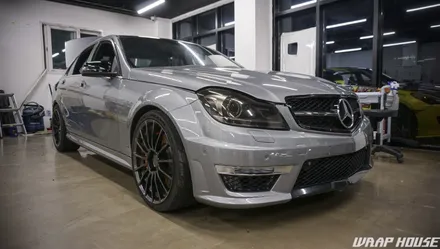 벤츠 C63 AMG 고스트 펄(홀로그램) 전체랩핑+그릴랩핑+커스텀 크롬데칼 시공[김포카스킨전문업체][랩하우스] / 김포시 양촌읍