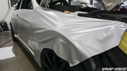 벤츠 E63 AMG 사틴 화이트 알루미늄(사틴실버) 전체랩핑[김포 카스킨 전문업체][랩하우스] / 김포시 양촌읍