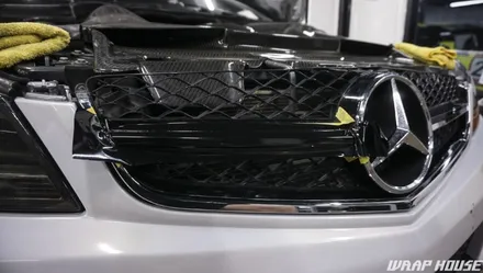 벤츠 C63 AMG 고스트 펄(홀로그램) 전체랩핑+그릴랩핑+커스텀 크롬데칼 시공[김포카스킨전문업체][랩하우스] / 김포시 양촌읍