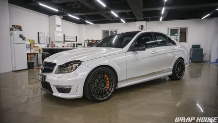벤츠 C63 AMG 고스트 펄(홀로그램) 전체랩핑+그릴랩핑+커스텀 크롬데칼 시공[김포카스킨전문업체][랩하우스] / 김포시 양촌읍