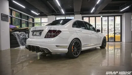 벤츠 C63 AMG 고스트 펄(홀로그램) 전체랩핑+그릴랩핑+커스텀 크롬데칼 시공[김포카스킨전문업체][랩하우스] / 김포시 양촌읍