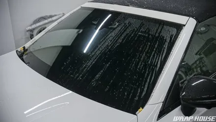 벤츠 C63AMG 카브리올레 클리프디자인 전면유리 윈드쉴드 시공[김포윈드쉴드시공][랩하우스] / 김포시 양촌읍