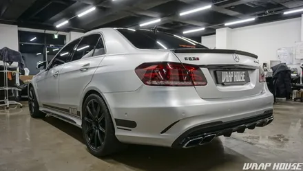 벤츠 E63 AMG 사틴 화이트 알루미늄(사틴실버) 전체랩핑[김포 카스킨 전문업체][랩하우스] / 김포시 양촌읍