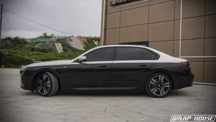 BMW I7 고광택 듀오톤랩핑과 크롬죽이기 작업![김포랩핑][랩하우스] / 김포시 양촌읍