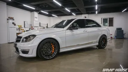 벤츠 C63 AMG 고스트 펄(홀로그램) 전체랩핑+그릴랩핑+커스텀 크롬데칼 시공[김포카스킨전문업체][랩하우스] / 김포시 양촌읍