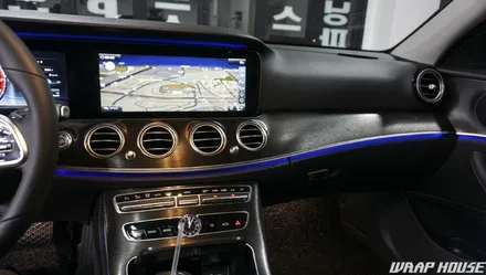 벤츠 E클래스 블랙 브러쉬 실내랩핑 타 업체 시공불량 재시공[김포 수입차 실내랩핑][랩하우스] / 김포시 양촌읍