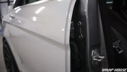 벤츠 C63 AMG 고스트 펄(홀로그램) 전체랩핑+그릴랩핑+커스텀 크롬데칼 시공[김포카스킨전문업체][랩하우스] / 김포시 양촌읍