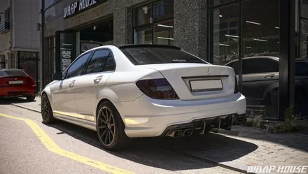 벤츠 C63 AMG 고스트 펄(홀로그램) 전체랩핑+그릴랩핑+커스텀 크롬데칼 시공[김포카스킨전문업체][랩하우스] / 김포시 양촌읍