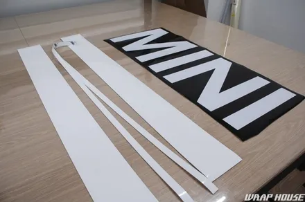 미니 컨트리맨 멜빵 데칼+썬루프 MINI로고 시공[김포+수입차+랩핑+데칼+카스킨+MINI][랩하우스] / 김포시 양촌읍