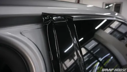BMW 7시리즈(F01) B,C필러 블랙유광 랩핑시공[김포카스킨전문업체][랩하우스] / 김포시 양촌읍