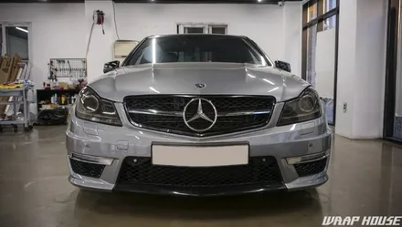 벤츠 C63 AMG 고스트 펄(홀로그램) 전체랩핑+그릴랩핑+커스텀 크롬데칼 시공[김포카스킨전문업체][랩하우스] / 김포시 양촌읍