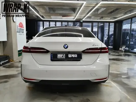 BMW 5시리즈 G60 G30 크롬죽이기 랩핑 화이트 & 블랙은 늘 옳다! / 경기 고양 덕양