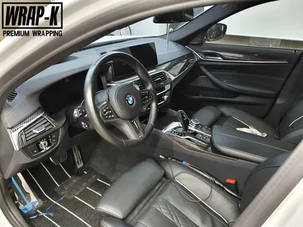 BMW 5시리즈 g30 530i 핸들까지 포함한 실내 카본랩핑 / 경기 고양 덕양