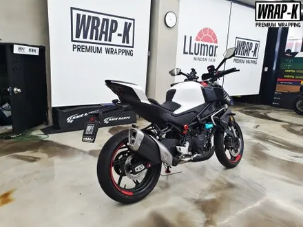 바이크랩핑으로 CFMOTO 450NK 레드 컬러 변신 / 경기 고양 덕양