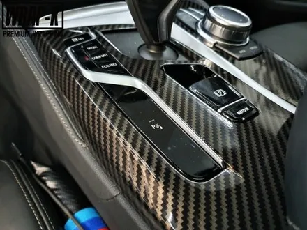 BMW 5시리즈 g30 530i 핸들까지 포함한 실내 카본랩핑 / 경기 고양 덕양