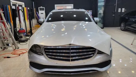 벤츠 E220d 진주펄 화이트 전체랩핑으로 고급지게 변신! / 화성, 동탄, 용인, 오산
