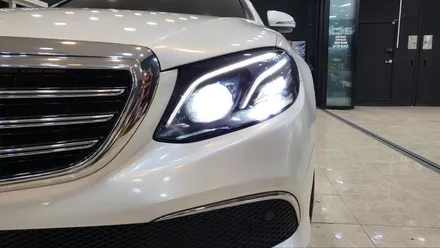 벤츠 E220d 진주펄 화이트 전체랩핑으로 고급지게 변신! / 화성, 동탄, 용인, 오산