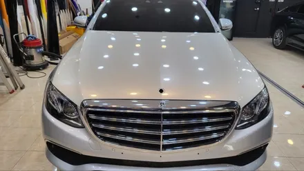 벤츠 E220d 진주펄 화이트 전체랩핑으로 고급지게 변신! / 화성, 동탄, 용인, 오산
