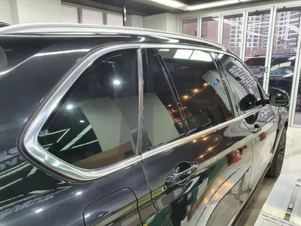 [광주 랩핑샵] [성남 랩핑샵] BMW X5 F15 크롬죽이기/사이드미러 무광 카본/테일램프 스모그필름 시공 / 성남시 수정구 고등동