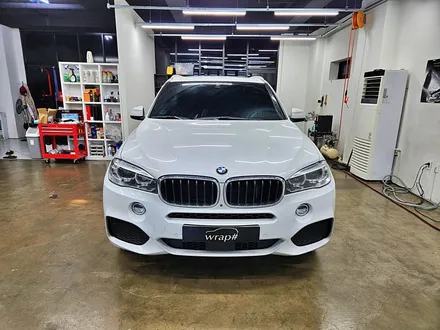 BMW X5 블랙PPF루프스킨+크롬죽이기+사이드미러교체+그릴교체 / 수원시 영통구 이의동