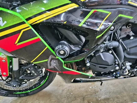 수원 광교 가와사키 닌자 ZX6R 레이싱 오토바이 바이크 커스텀 튜닝 방탄 데칼 전체 포인트 랩핑 시공 / 수원시 영통구 이의동