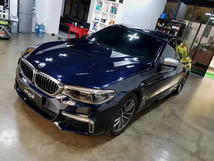 [랩샵]수원랩핑 수원카스킨 BMW G30 520D라이트필름 BMW라이트필름 BMW라이트PPF 라이트PPF 생활보호PPF 헥시스PPF 포인트랩핑 오토바이랩핑 오토바이PPF 유리막코팅 / 수원시 영통구 이의동