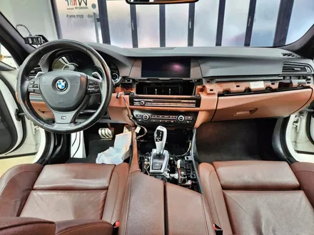 BMW F바디 520D 우드트림 실내 리얼카본 포인트 랩핑 3M 유광카본 자동차 고퀄리티 랩핑 맛집 / 수원시 영통구 이의동