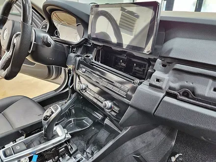 수원 광교 랩핑 BMW F10 5시리즈 528I 실내 우드 트림 카본 포인트랩핑 3M정품 필름 / 수원시 영통구 이의동