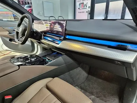 수원 광교 BMW G60 520I 5시리즈 실내 하이그로시 디스플레이 신차패키지 전체 PPF / 수원시 영통구 이의동