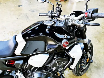 [랩샵][수원PPF] 혼다CB1000R 라이트+계기판+기름통PPF 바이크PPF 바이크랩핑 / 수원시 영통구 이의동