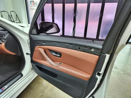 BMW F바디 520D 우드트림 실내 리얼카본 포인트 랩핑 3M 유광카본 자동차 고퀄리티 랩핑 맛집 / 수원시 영통구 이의동