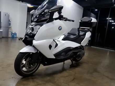 [랩샵]수원랩핑 오토바이랩핑 BMW C650GT화이트골드스파클 전체랩핑 오토바이PPF 오토바이유리막코팅 오토바이데칼 크롬랩핑 포인트랩핑 생활보호PPF / 수원시 영통구 이의동