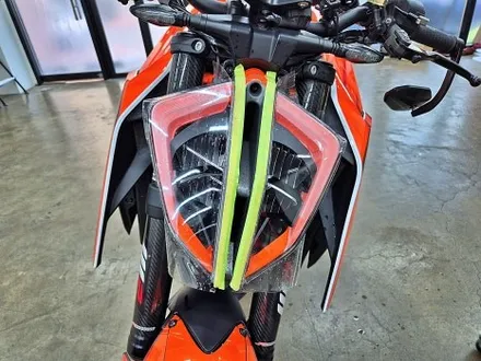 수원 광교 KTM 1290 슈퍼듀크 R 라이트 계기판 바이크 PPF / 수원시 영통구 이의동