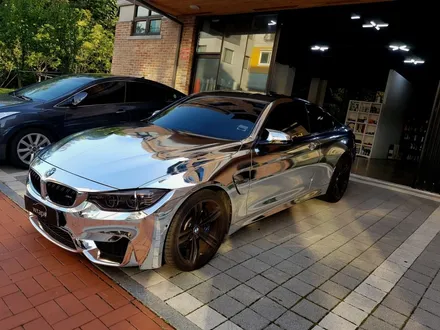 [랩샵]수원랩핑 BMW M4실버크롬랩핑 BMW크롬랩핑 랩핑보수 크롬랩핑포수 포인트랩핑 부분랩핑 오토바이랩핑 오토바이PPF 유리막코팅 신차유리막코팅 / 수원시 영통구 이의동