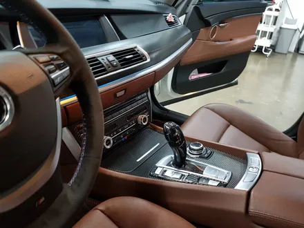 [랩샵]수원랩핑 BMW5GT실내랩핑+눈썬몰딩랩핑 BMW랩핑 카본랩핑 크롬죽이기 창틀몰딩랩핑 실내랩핑 포인트랩핑 생활보호PPF 유리막코팅 오토바이랩핑 오토바이PPF / 수원시 영통구 이의동