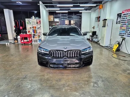 수원 광교 BMW 5시리즈 G30 530I 전체랩핑 루프스킨 제거 정품 고광택 필름 / 수원시 영통구 이의동