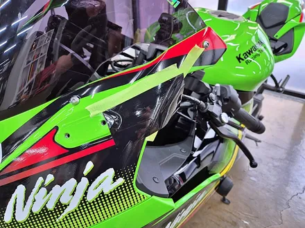 수원 광교 가와사키 닌자 ZX6R 레이싱 오토바이 바이크 커스텀 튜닝 방탄 데칼 전체 포인트 랩핑 시공 / 수원시 영통구 이의동
