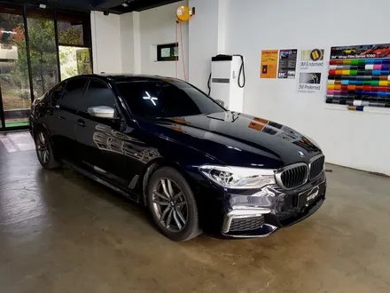 [랩샵]수원랩핑 수원카스킨 BMW G30 520D라이트필름 BMW라이트필름 BMW라이트PPF 라이트PPF 생활보호PPF 헥시스PPF 포인트랩핑 오토바이랩핑 오토바이PPF 유리막코팅 / 수원시 영통구 이의동