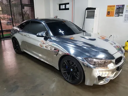 [랩샵]BMW F82 M4 크롬랩핑제거 랩핑제거 M4랩핑제거 BMW랩핑제거 / 수원시 영통구 이의동