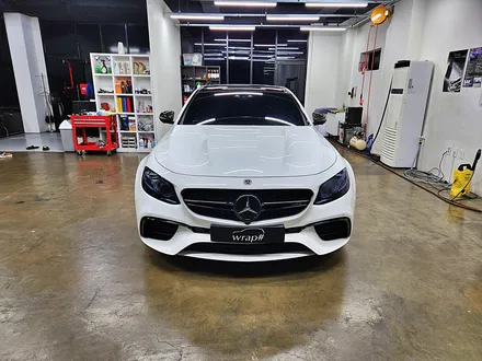 [랩샵][수원랩핑] 벤츠 E63AMG 크롬죽이기 포인트랩핑 / 수원시 영통구 이의동