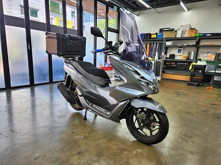 혼다 PCX125 바이크튜닝 홀로그램 싸이키델릭 전체랩핑 1인시공 고퀄리티 바이크 랩핑 스쿠터 튜닝 / 수원시 영통구 이의동