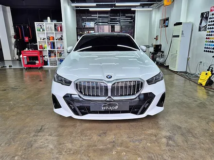 수원 광교 BMW G60 520I 5시리즈 실내 하이그로시 디스플레이 신차패키지 전체 PPF / 수원시 영통구 이의동
