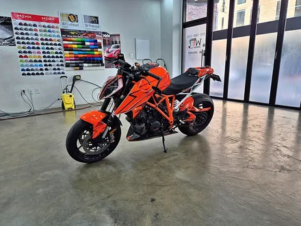 수원 광교 KTM 1290 슈퍼듀크 R 라이트 계기판 바이크 PPF / 수원시 영통구 이의동