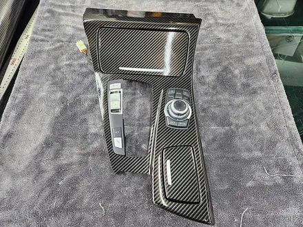BMW F10 F바디 528I 실내랩핑 우드트림 유광카본랩핑 자동차 튜닝 랩핑 실내복원 1인시공 고퀄리티 맛집 / 수원시 영통구 이의동