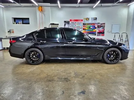 수원 광교 BMW 5시리즈 G30 530I 전체랩핑 루프스킨 제거 정품 고광택 필름 / 수원시 영통구 이의동
