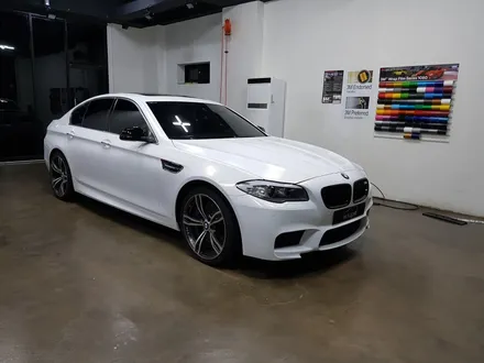 [랩샵]수원랩핑 BMW 528I전체랩핑 화이트골드스파클랩핑 5시리즈랩핑 520D전체랩핑 BMW전체랩핑 전체랩핑제거 랩핑제거 / 수원시 영통구 이의동