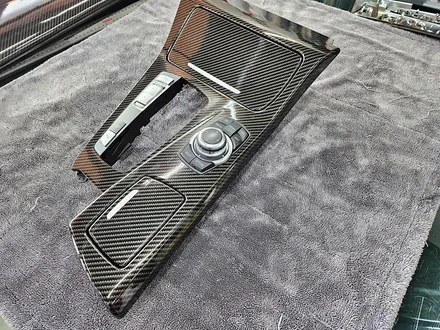 BMW F10 F바디 528I 실내랩핑 우드트림 유광카본랩핑 자동차 튜닝 랩핑 실내복원 1인시공 고퀄리티 맛집 / 수원시 영통구 이의동