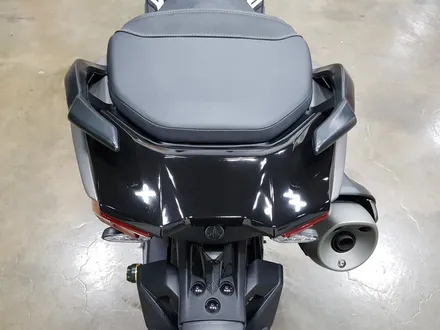 [랩샵]수원랩핑 야마하 티맥스530브러쉬랩핑 티맥스랩핑 오토바이랩핑 브러쉬랩핑 / 수원시 영통구 이의동